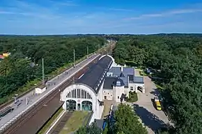 Bahnhof Potsdam Park Sanssouci mit der Halle des Kaiserbahnhofs