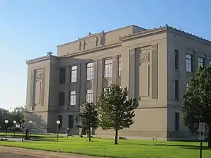 Prowers County Courthouse in Lamar (2010). Das  1928 im Stile des Neoklassizismus erbaute Courthouse wurde im September 1981 in das NRHP eingetragen.