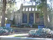 Grabstätte der Fabrikantenfamilie Puchert auf dem Ortsfriedhof