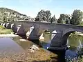 romanische Brücke über den Nela