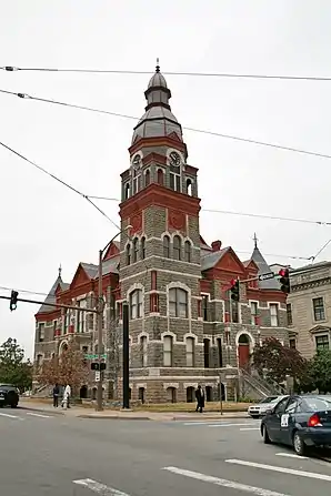 Pulaski County Courthouse in Little Rock (2008). Das 1889 erbaute und 1913/14 im Stile der Beaux-Arts-Architektur wesentlich erweiterte Courthouse wurde im Oktober 1979 in das NRHP eingetragen.