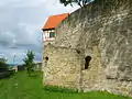 Südlicher Wallgraben mit Pulverturm im Vordergrund