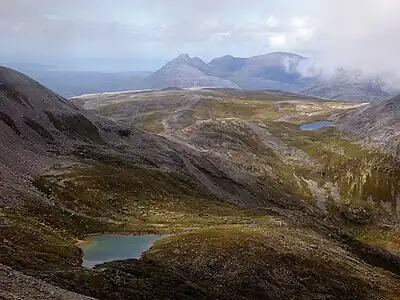 Der Bergstock des Quinags gesehen aus südöstlicher Richtung vom Conival