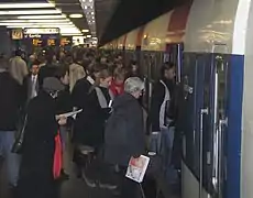 Rushhour in der Pariser RER.
