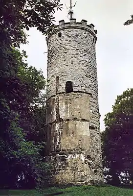 Wallburg, Bergfried
