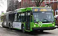 Gelenkbus auf einer der Métrobus-Linien