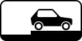 8.6.9Parken quer auf Gehweg (vorwärts)