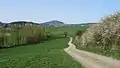 Blick von Südosten aus Richtung Elberberg über Naumburg zum Weidelsberg