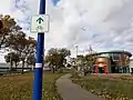 Zwischenwegweiser (nur ein Pfeil zeigt die Richtung des Weges)