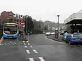 Bushaltestelle neben dem Bahnhof