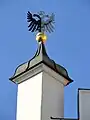Der Doppeladler auf einem der Seitentürme