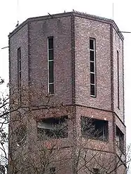 Der Turmkopf mit Aussichtsplattform und Behälterbereich