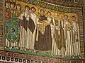 Kaiser Justinian und Bischof Maximian mit Gefolge