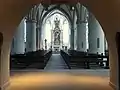 Mittleres Kirchenschiff mit Hochaltar