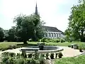Lahnmarmor-Brunnen von 1728 (restauriert 2012/13) im Pfarrgarten Villmar