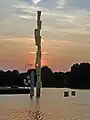 Sonnenuntergang hinter der Skulptur