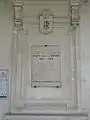 Denkmal für die Gefallenen beim Eingang zum Rathaus