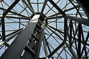 Blick auf den Reinoldipylon aus dem Inneren der Station