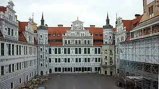 Rekonstruktion der Sgraffitofassaden von 1556