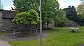 Reste des Rundturms und der Mauer an der NW-Ecke (Park der Mittelschule)