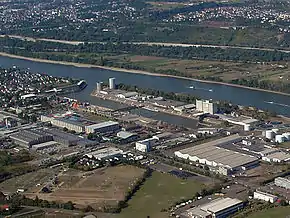 Luftbild des Rheinhafens von Koblenz
