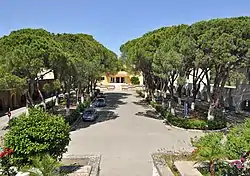 Blick über den Hauptplatz in Richtung des ehemaligen Sanatoriums