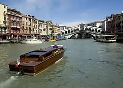 Wassertaxi in Venedig