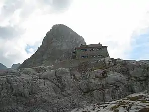 Das Rifugio mit der Cima dei XII Apostoli