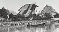 Ritterhaus, rechts der Burgstall