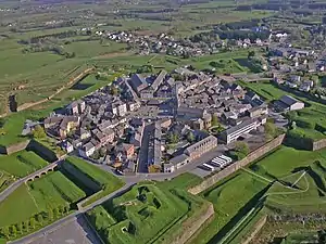 Luftaufnahme der Festungsanlage in Rocroi