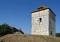 Donjon auf dem Schlossgelände Roquefort