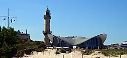 Teepott und Leuchtturm von der Seeseite