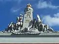 Skulptur auf dem Mittelrisalit