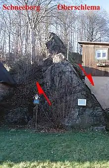 Aufgeschlossener Ausbiss des Roten Kammes, eines hydrothermalen Quarz-Hämatitganges bei Bad Schlema, Erzgebirge, Sachsen
