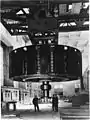 Rotor des Bahnstromgenerators beim Einbau
