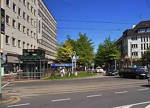 Rüttenscheider Stern (2006), linkes Gebäude im Vordergrund wurde 2012 durch einen Neubau ersetzt