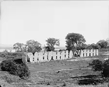 Die Ruinen von Fort Crown Point, Crown Point, N.Y. circa 1907.