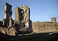 Ruine des Keeps mit nördlicher Ringmauer
