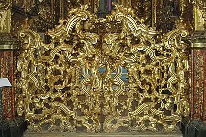 Gittertür in Rokoko-Talha dourada vor der Kapelle der Nossa Senhora da Soledad, São Francisco, Porto.