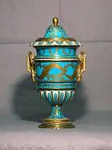 Sèvres-Vase, um 1770