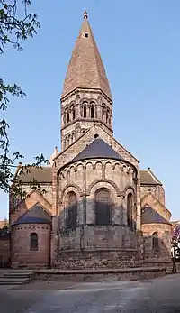 Apsis und Vierungsturm
