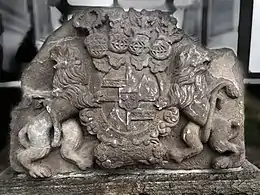 Wappenstein des Adelssitzes von 1694