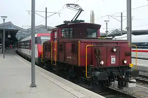 Ee 3/3 II 16512 aus der SNCF-Serie im Bahnhof Basel SBB