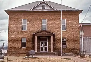 Searcy County Courthouse in Marshall (2007). Das Courthouse des County wurde 1889 errichtet und im Oktober 1976 in das NRHP eingetragen.