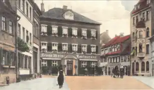 Fischerrain um 1925.Krug's Wein-Restaurant(im Krieg zerstört).Rechts (mit Erker) das noch bestehende Fischhaus Dittmar