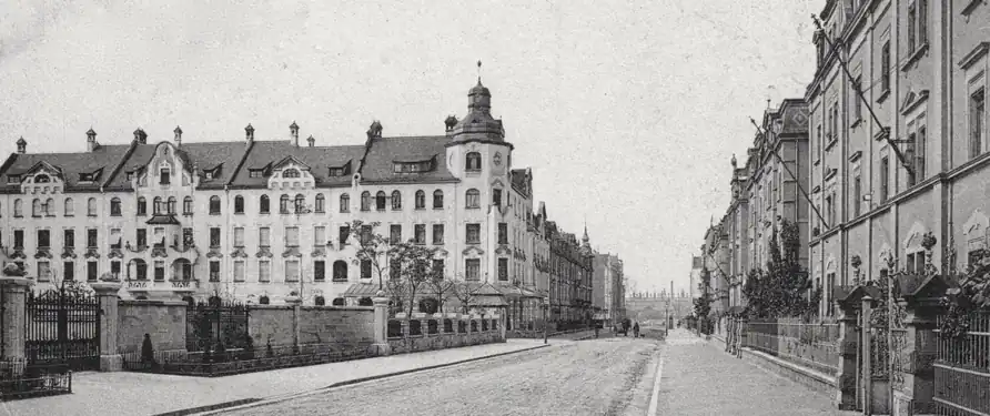 Luitpoldstraße (Ecke Friedenstraße).Prachtstraße zum Hauptbahnhof