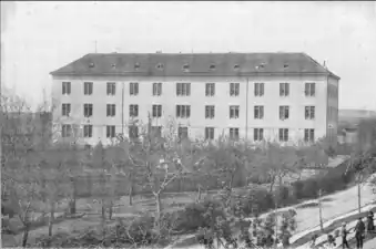 Spital mit Garten, erbaut 1844/45, abgebrochen 1902.Heute ist dort das Justizgebäude.Vor 1902