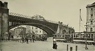 Straßenbahnkreuzt Stadtbahn (Hochbahn)Wiener Gürtel(heute noch in Betrieb),um 1905