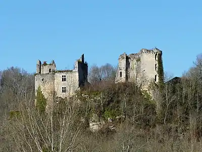 Die Schlossruine Château de Bruzac, erbaut auf Turonium