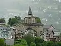 Blick auf Dorf und Abteikirche